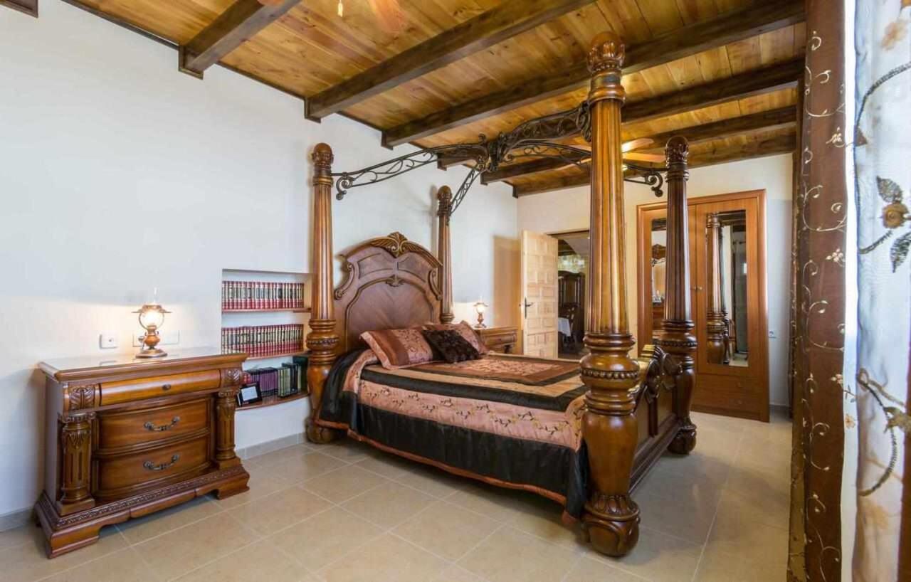 Casa Rural La Del Alba Seria Argamasilla De Alba Luaran gambar